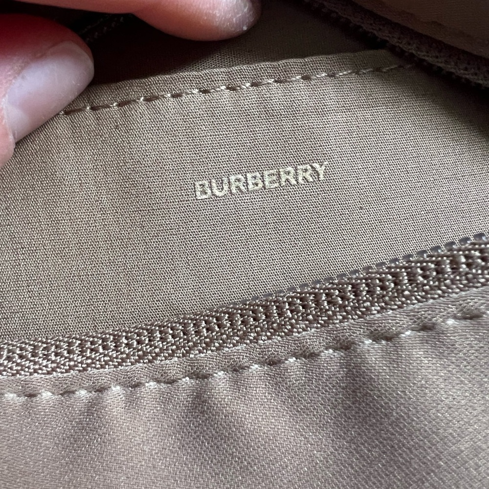 Burberry Hero Travel Bag - Picture 4 of 6